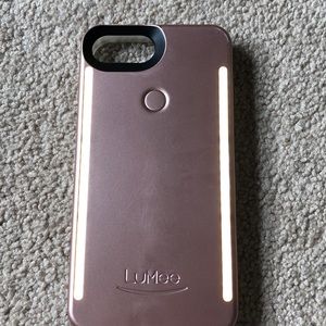 iPhone plus LUMEE case